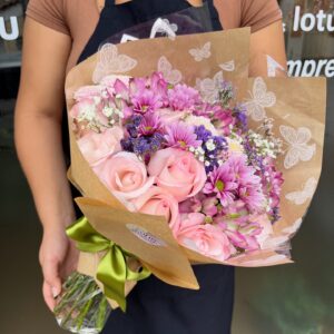 Mix de Rosas e flores do campo